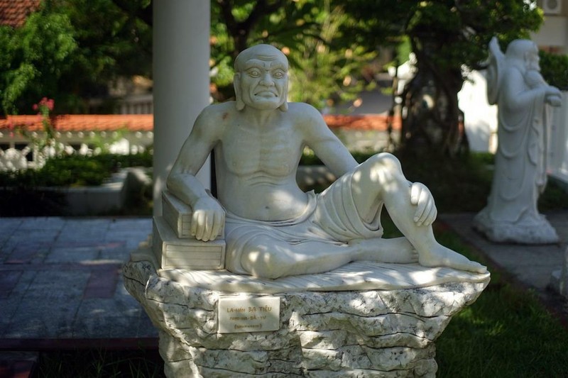 Ngôi chùa màu trắng đặc biệt ở Quảng Bình ảnh 18