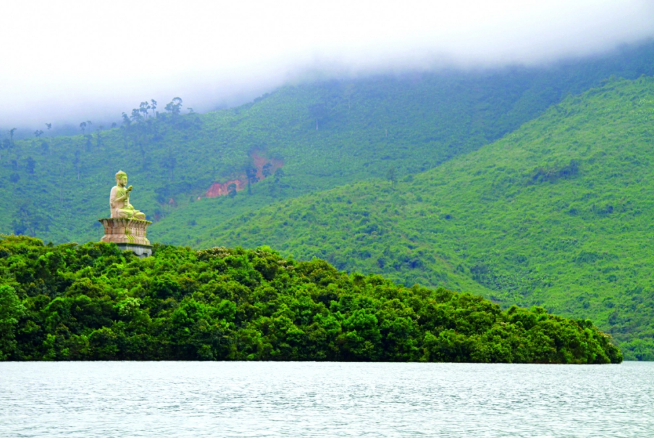 Thiền viện Trúc Lâm Bạch Mã - Chốn thiền tịnh đẹp như tranh ảnh 1