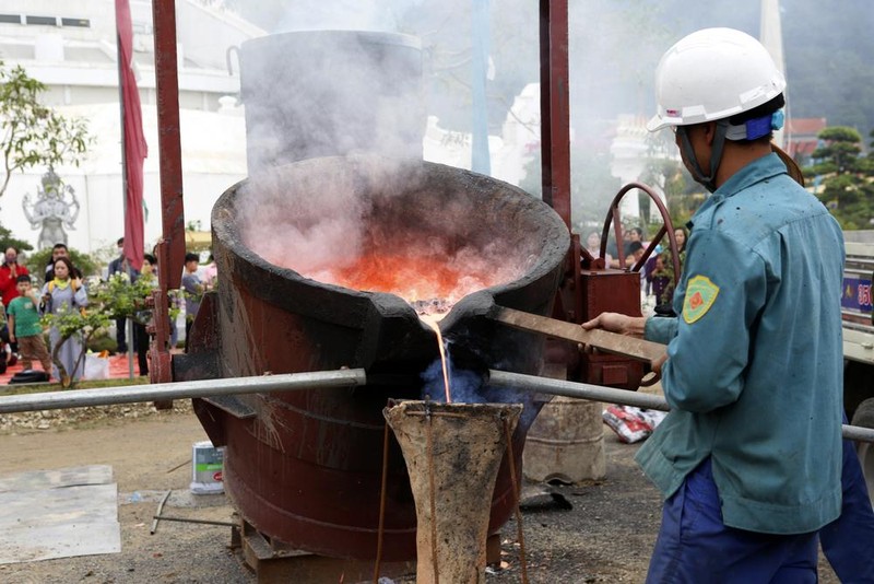 Vĩnh Phúc: Trang nghiêm lễ đúc đồng tôn tượng Phật Liên Hoa Sinh độc bản ảnh 5