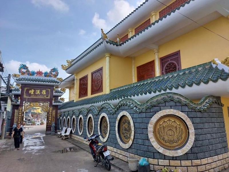 Chùa La Hán: Ngôi chùa cổ mang vẻ đẹp tựa trong tranh vẽ tại Sóc Trăng ảnh 5