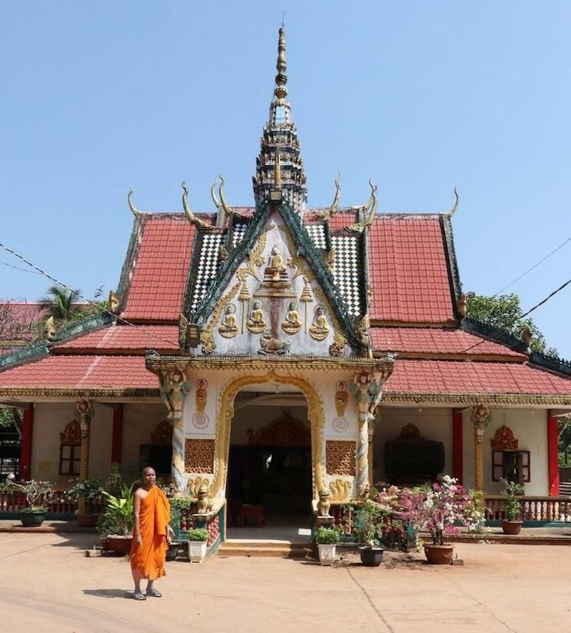 Khám phá vẻ đẹp kiến trúc độc đáo của ngôi chùa Khmer Sóc Lớn ảnh 4