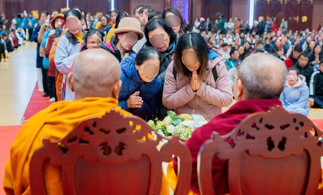 Ban Tôn giáo Quảng Ninh làm việc với chùa Ba Vàng về việc xá lợi tóc Đức Phật tự chuyển động ảnh 2