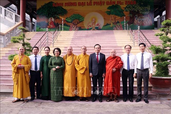 Lãnh đạo Đảng, Nhà nước chúc mừng Đại lễ Phật đản 2024 tại Thành phố Hồ Chí Minh ảnh 3