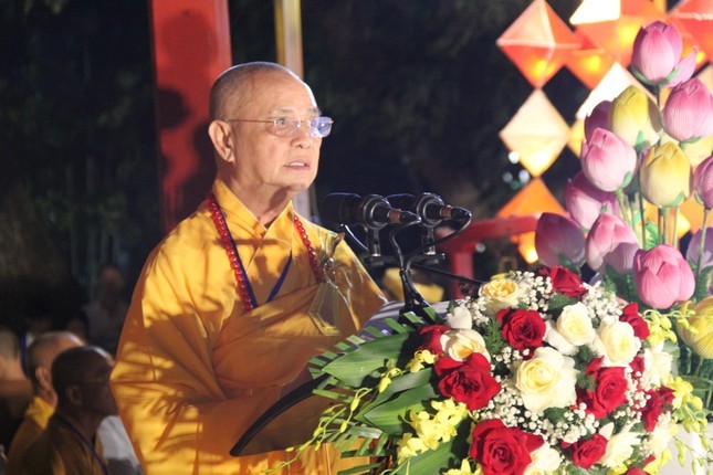 Thừa Thiên Huế: Lễ hội hoa đăng trên sông Hương ảnh 2