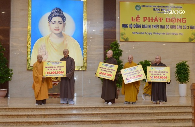 Tăng Ni, Phật tử TP.HCM góp hơn 3,5 tỷ đồng gởi đồng bào ảnh hưởng bão lũ ở miền Bắc ảnh 4