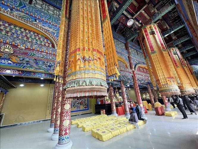 Khám phá chùa Đại Phật Hồng Quang Sơn ở Tân Cương (Trung Quốc) ảnh 3