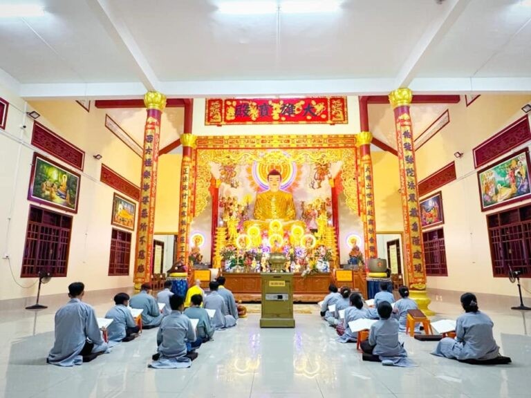 Chùa Núi Nổi giữa đồng bằng ảnh 3