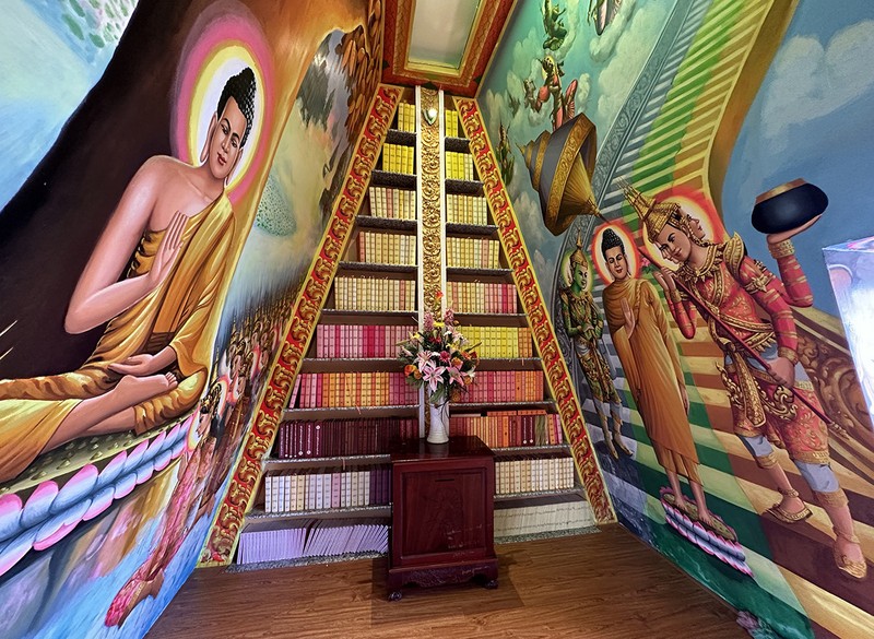 Chùa Khôsa Răngsây: Nơi có tủ sách cổ hàng trăm năm tuổi ảnh 3