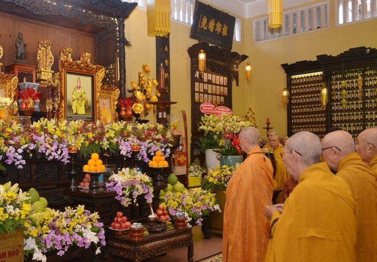 Đức Pháp chủ GHPGVN quang lâm tổ đình Phật Bửu tưởng niệm Trưởng lão Hòa thượng Thích Tịnh Hạnh ảnh 2