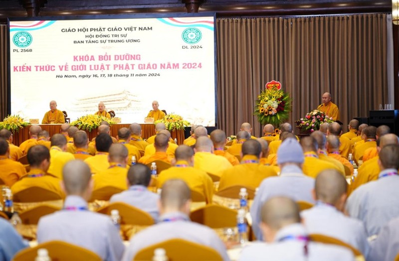 Hà Nam : Tổ chức lễ bế mạc Khóa bồi dưỡng kiến thức về giới luật Phật giáo năm 2024 ảnh 1