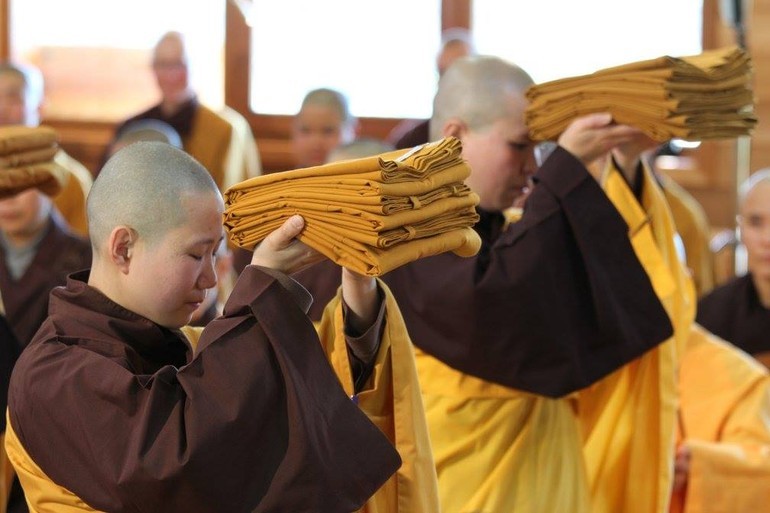 Oai nghi của người tu hành ảnh 1