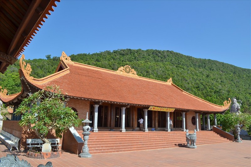 Chiêm ngưỡng ngôi chùa đẹp nhất ở Phú Quốc ảnh 5