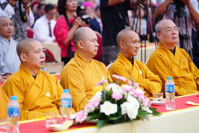 Hà Nội: Gắn biển tuyến đường mang tên Sư bà Phương Dung ảnh 1