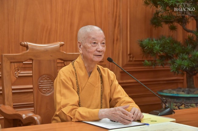 Chư vị Trưởng lão Thường trực Hội đồng Chứng minh họp phiên thứ 5 kiểm điểm và thảo luận Phật sự ảnh 1