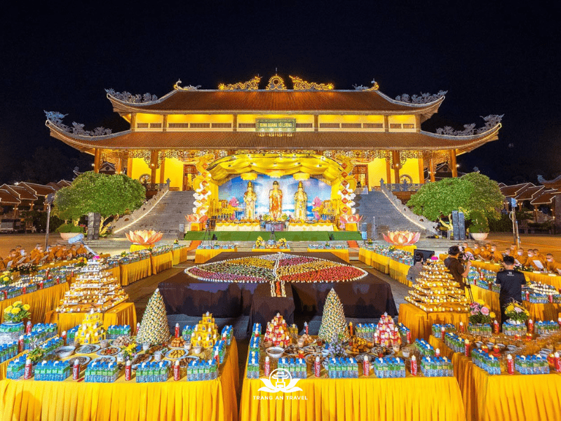 Chiêm ngưỡng Tam Bảo “Đại hùng Bảo điện” Chùa Ba Vàng ảnh 4