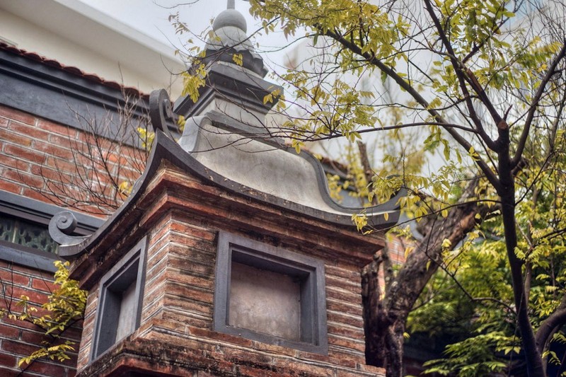 Ngôi chùa ngàn năm tuổi có cổng vào nhỏ hẹp ở trung tâm Hà Nội ảnh 6