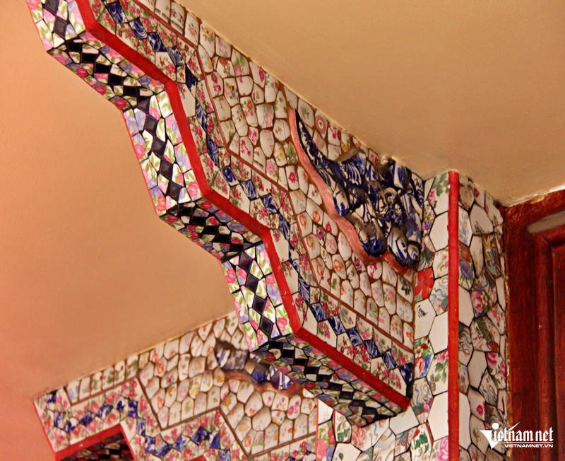 Độc đáo ngôi chùa cổ ở TP. HCM được trang trí bằng 30 tấn mảnh sành, sứ ảnh 10