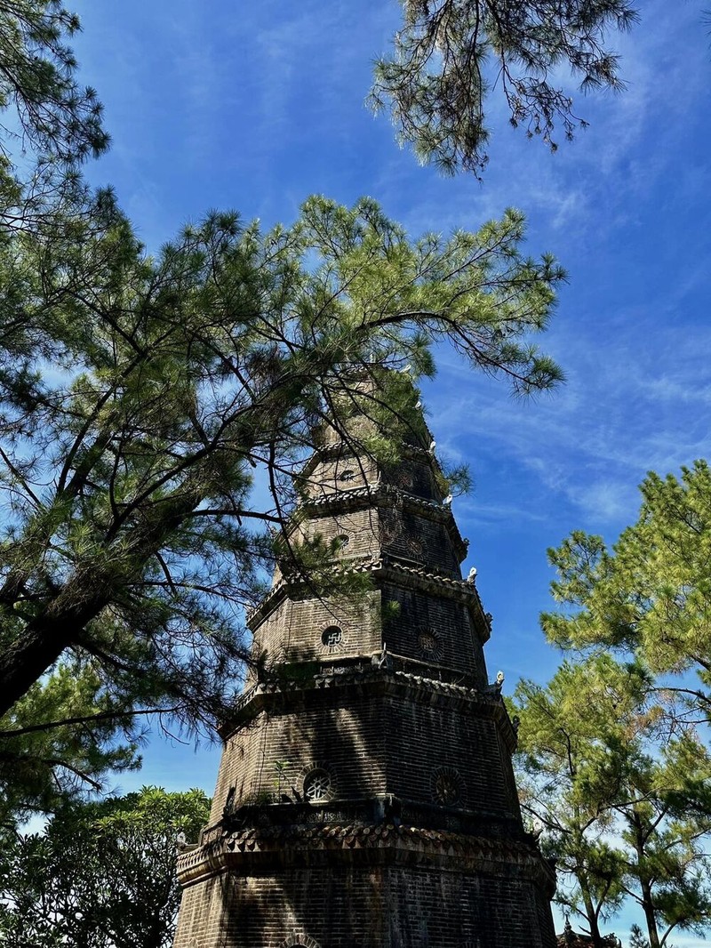 Chùa Thiên Mụ linh thiêng và cổ kính ở cố đô Huế ảnh 2