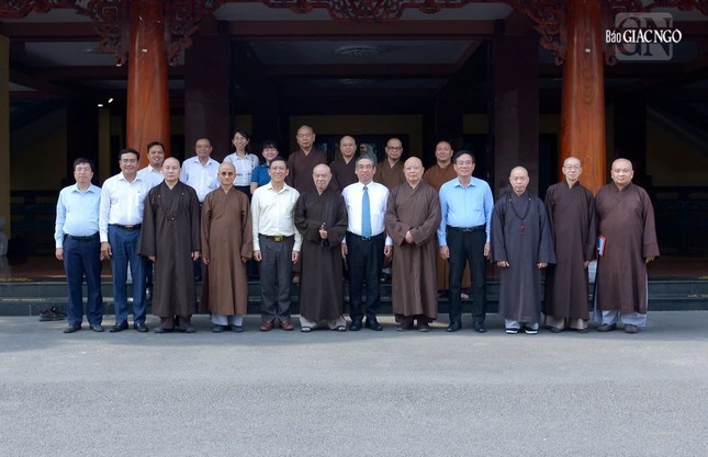 Phái đoàn lãnh đạo Thành ủy TP.HCM thăm, chúc Tết Ất Tỵ đến Giáo hội tại Việt Nam Quốc Tự ảnh 4