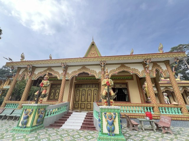 Kiến trúc độc đáo của chùa Hang ở Trà Vinh ảnh 3