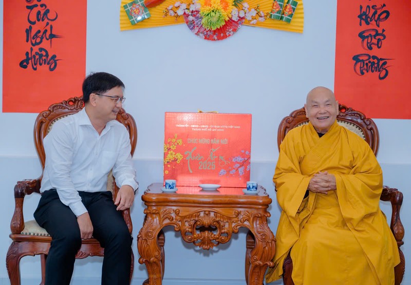 Đoàn Thành ủy TP.HCM thăm, chúc Tết Trưởng lão HT.Thích Thiện Nhơn ảnh 1