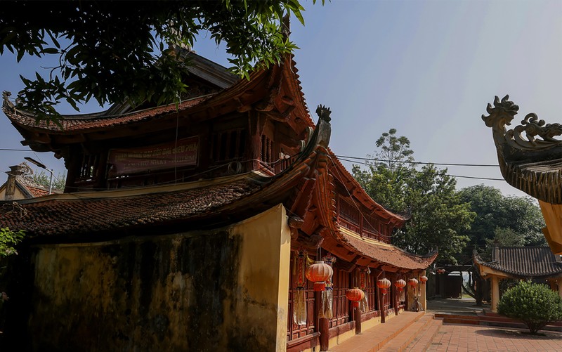 Ngôi chùa cổ 300 tuổi ngự ở cổng làng khoa bảng ảnh 4