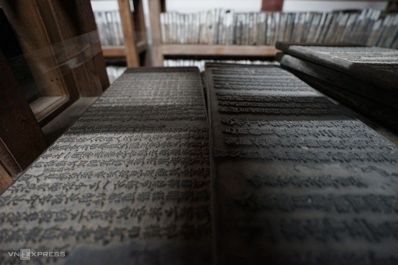 Bảo vật bằng gỗ thị trong ngôi chùa nghìn năm ảnh 4