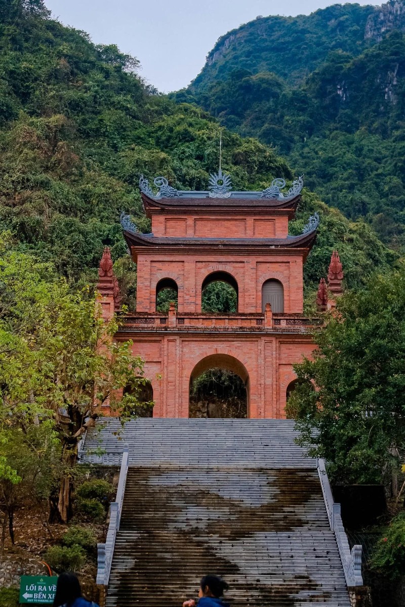 Vẻ đẹp trầm mặc của chùa Tam Chúc ở Hà Nam ảnh 1