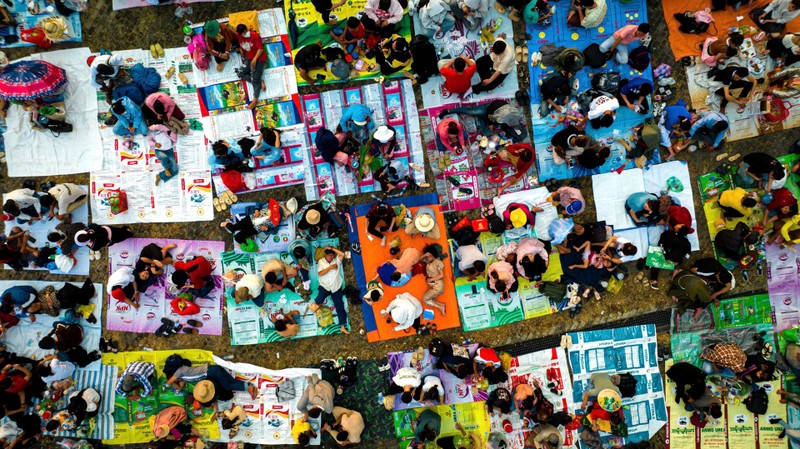 Tháng Giêng, đến núi Bà Đen hành hương, dâng đăng và ngắm thiên đường hoa tulip ảnh 4