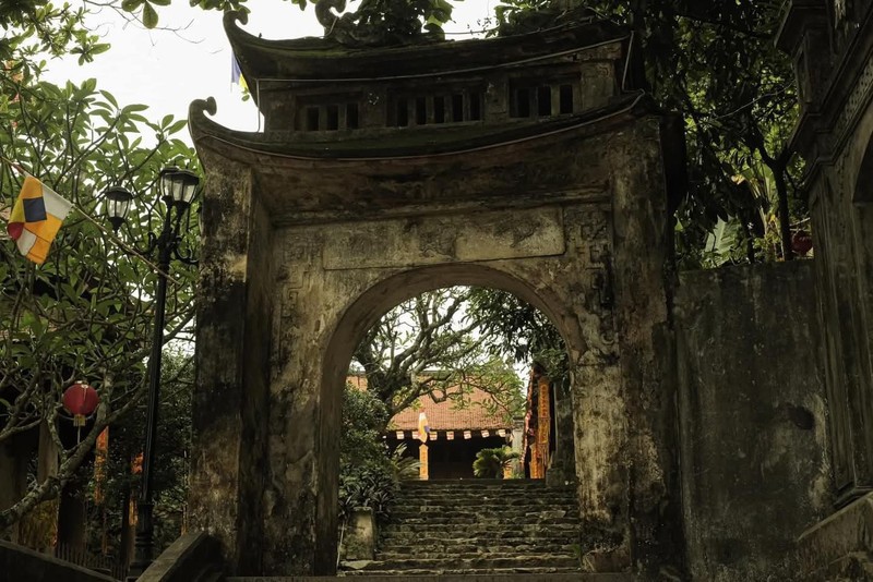 Vẻ đẹp của ngôi chùa cổ gần một nghìn năm tuổi trên núi Long Đọi ảnh 1