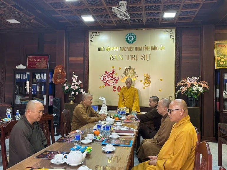 Đắk Lắk: Lễ Phật đản huyện Lắk có diễu hành voi ảnh 1