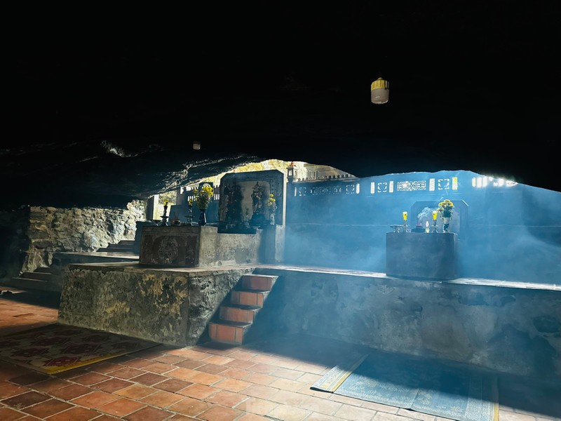 Khám phá ngôi chùa “không sư” trong hang đá núi lửa triệu năm ở Lý Sơn ảnh 8