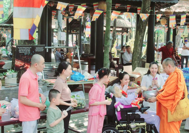 Hãy kiểm soát bản thân từng bước mài mòn tập khí tham sân si ảnh 2