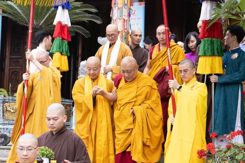 Ngài Thamthog Rinpoche thuyết giảng tại chùa Pháp Vân ảnh 1