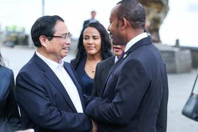 Thủ tướng Phạm Minh Chính cùng Thủ tướng Ethiopia thăm chùa Trấn Quốc ảnh 1