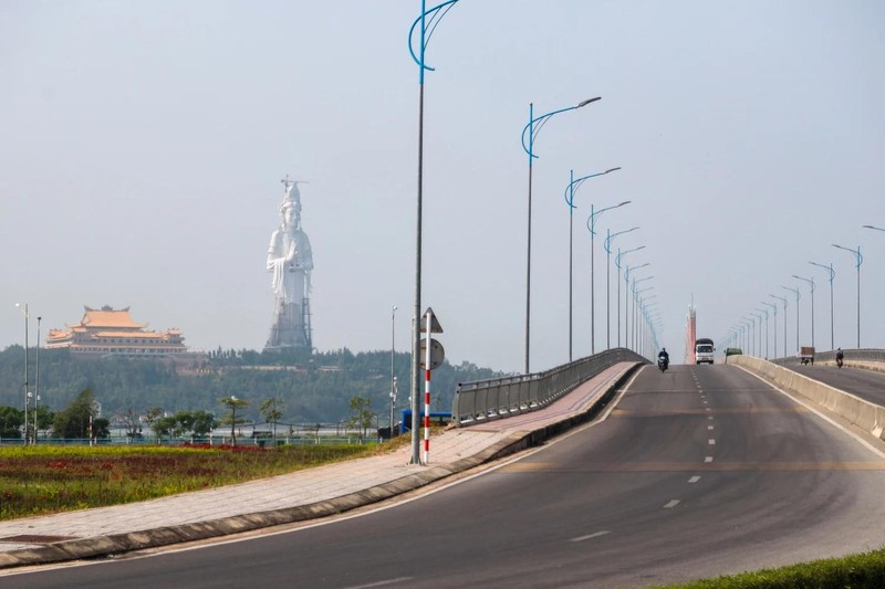 Chiêm ngưỡng tượng Phật Quan Âm cao nhất Đông Nam Á ảnh 2