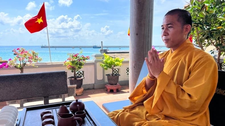 Chùa Đá Tây A lặng lẽ tựa đóa sen bung nở nơi đảo xa ảnh 4