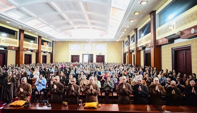 Hòa thượng Thích Quảng Tùng thăm và cúng dàng trường hạ Học viện Phật giáo VN tại Hà Nội ảnh 1