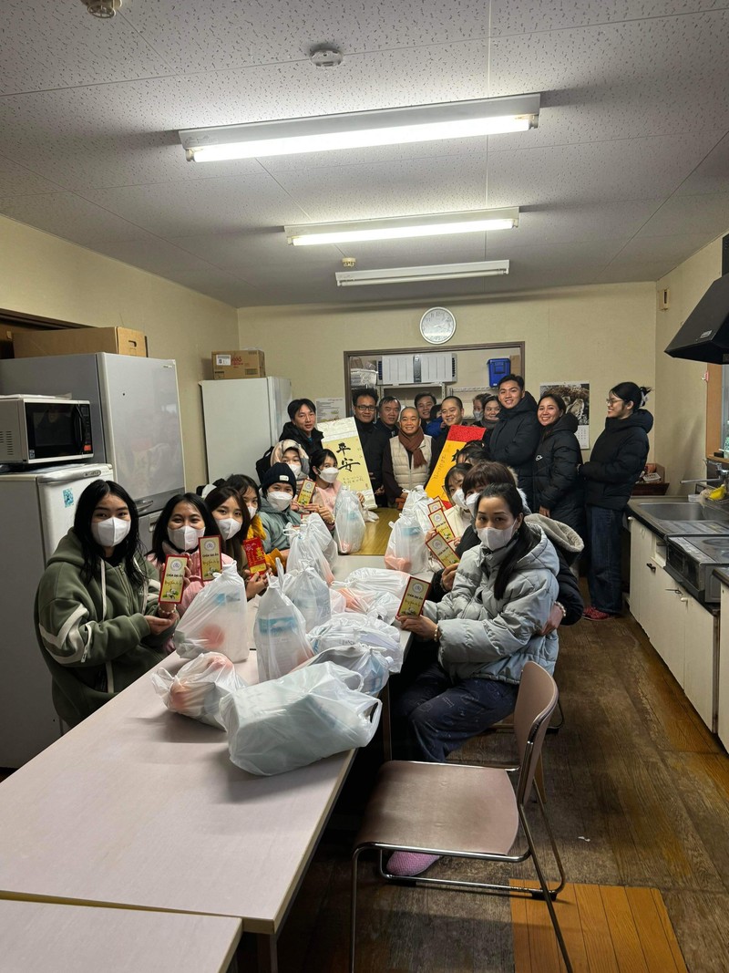 Ni sư Thích Tâm Trí, Hội trưởng Hội Phật tử Việt Nam tại Nhật Bản thăm tòa soạn Tạp chí Ngày Nay ảnh 2