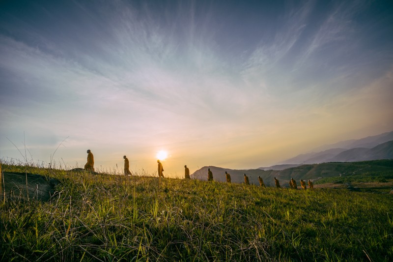 Chùm ảnh chư tăng chùa Ba Vàng hành thiền trên núi ảnh 2