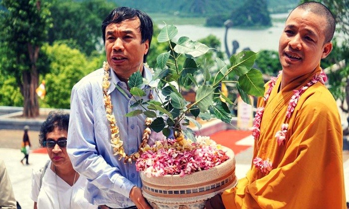 Cây Bồ Đề hiện được trồng trong khuôn viên nhà chùa do Chủ tịch Quốc hội Sri Lanka tặng.