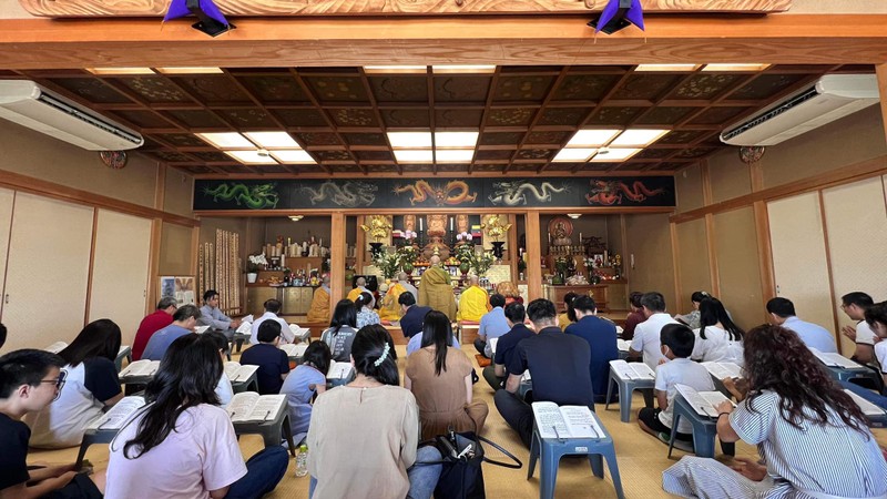 Đại sứ Phạm Quang Hiệu đến thăm Chùa Đại Ân Honjo, Nhật Bản ảnh 1