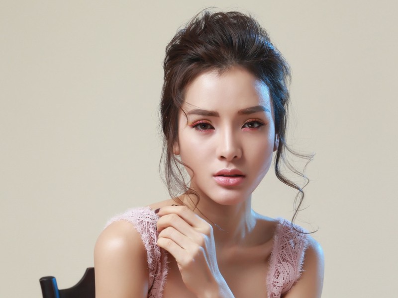 Trang điểm nữ tính, Sơn Tùng M-TP là nhân vật được chú ý nhất Internet - ảnh 18