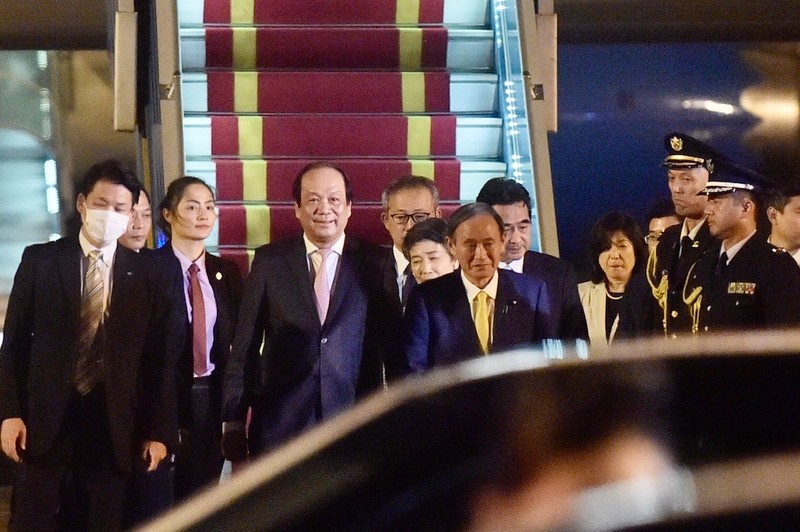Thủ tướng Nhật Bản và Phu nhân bắt đầu thăm chính thức Việt Nam - ảnh 3