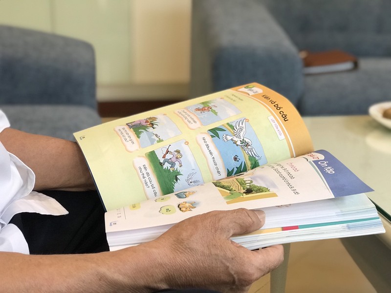 GS Nguyễn Minh Thuyết: Phát triển làm gì nếu học sinh Việt Nam phải học SGK kém hơn các nước xung quanh?  - ảnh 2