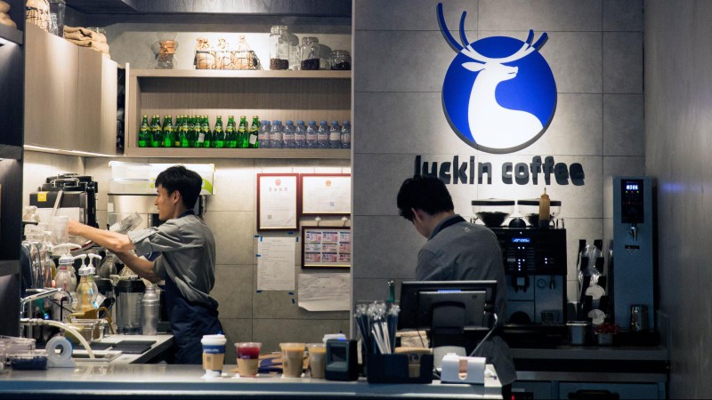 Luckin Coffee - 'gã tí hon' thách thức sự thống trị của Starbucks tại Trung Quốc - ảnh 2