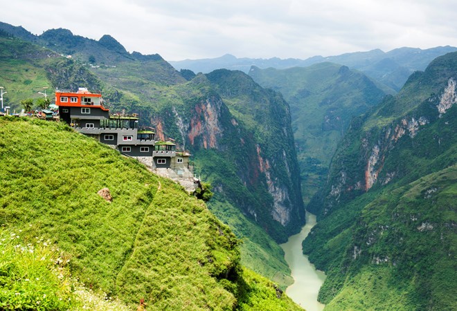 Hà Giang không phá dỡ công trình Panorama Mã Pì Lèng mà cải tạo thành điểm dừng chân - ảnh 1