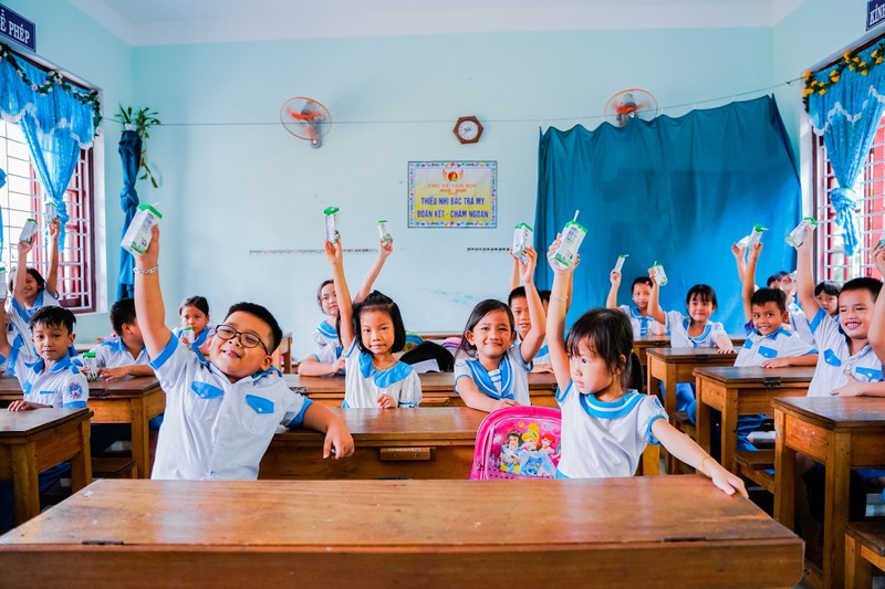 Quảng Nam - Nỗ lực để đưa sữa lên trường học vùng cao - ảnh 6