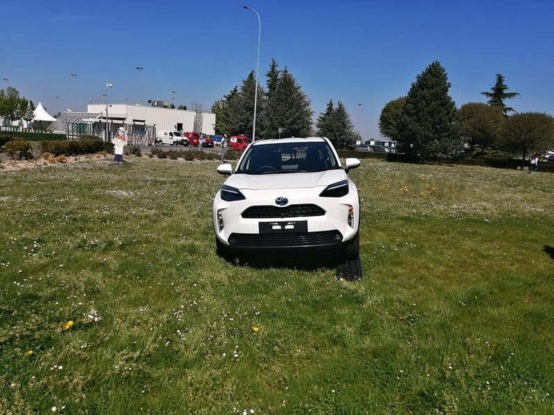Thiết kế đầu xe theo phong cách RAV4 của Toyota Yaris Cross 2021 Thiết kế đầu xe theo phong cách RAV4 của Toyota Yaris Cross 2021