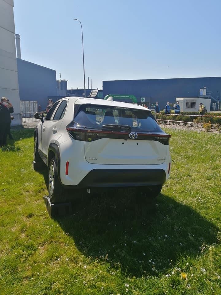 Toyota Yaris Cross 2021 nhìn từ phía sau Toyota Yaris Cross 2021 nhìn từ phía sau